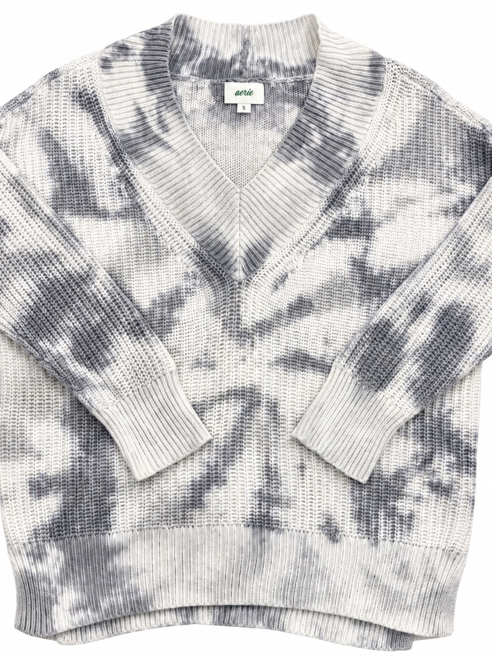 aerie Women's Gray and White Tie-Dye V-Neck Sweater
